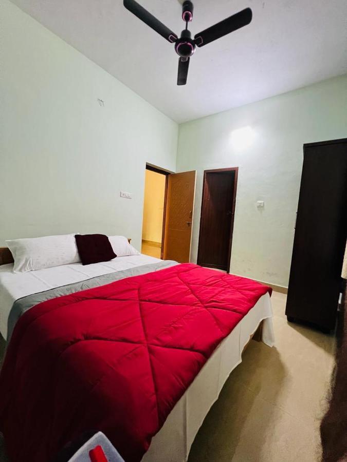Ocean Pearl Apartment Кожикод Екстериор снимка